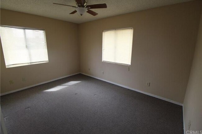 Building Photo - 6565 Mojave Ave