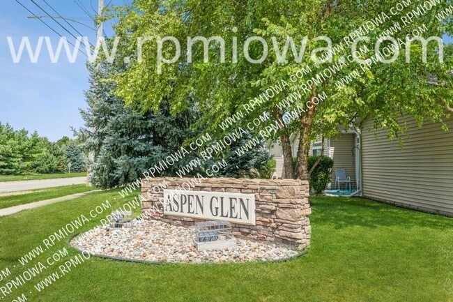 Building Photo - 1114 SE Birch Ln