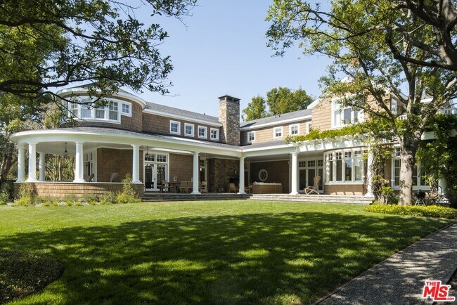 Building Photo - 6763 Zumirez Dr