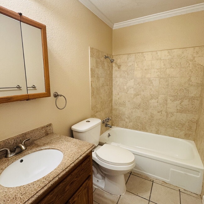 Building Photo - Spacious 2-Bedroom | 1 Bathroom Apartment at The Legacy in Nederland, TX!