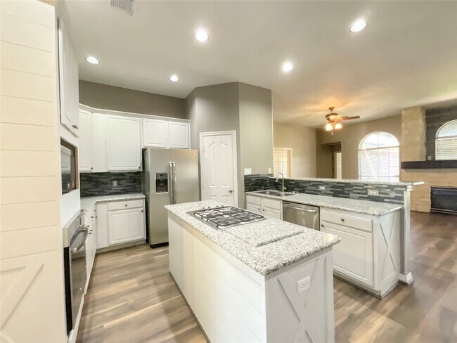 Building Photo - 9509 Dry Springs Dr