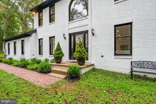 Building Photo - 8225 Hawkins Creamery Rd