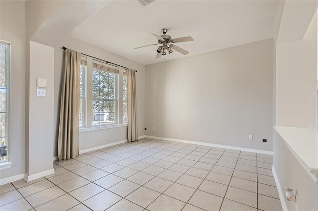 Building Photo - 1001 Shadow Valley Cove