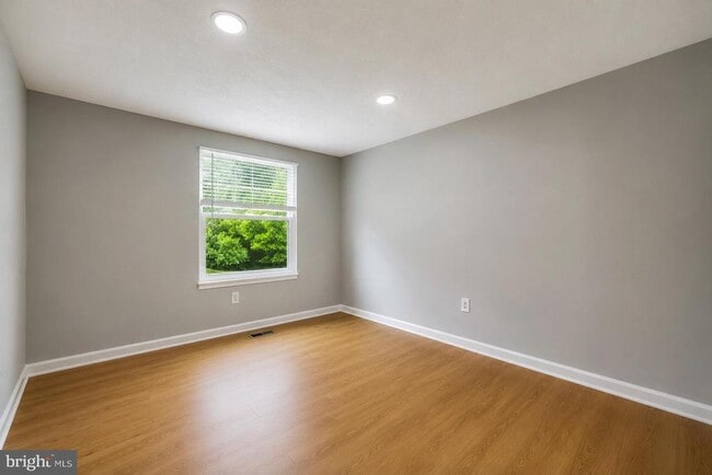 Building Photo - 1414 King William Dr