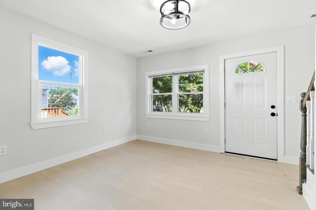 Building Photo - 821 S Woodlynn Rd