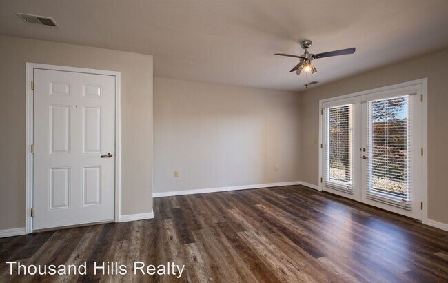 Building Photo - 3 br, 2 bath House - 2952 Vinyards Parkway #1