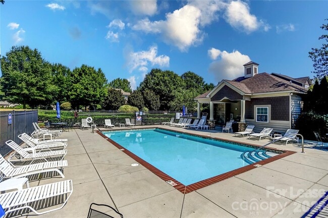 Building Photo - 19002 Lake Breeze Dr