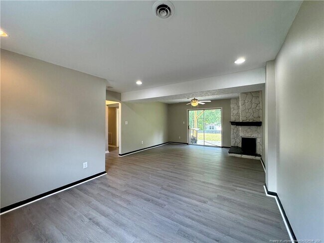 Building Photo - 7067 Darnell St