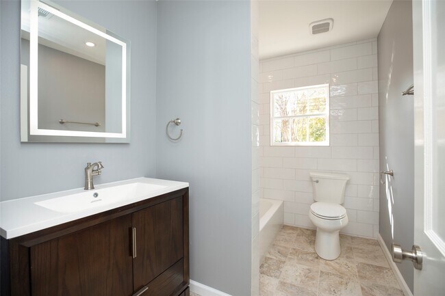 Building Photo - 1202 Birdsall St