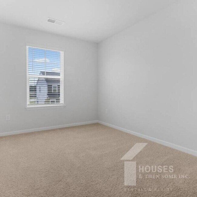 Building Photo - 100 Randwick Ln