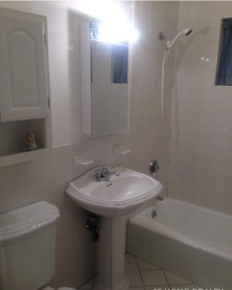 Building Photo - 47 Algonquin Rd