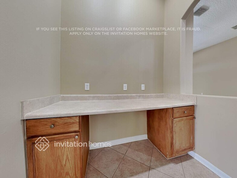 Building Photo - 2040 Wexford Green Dr