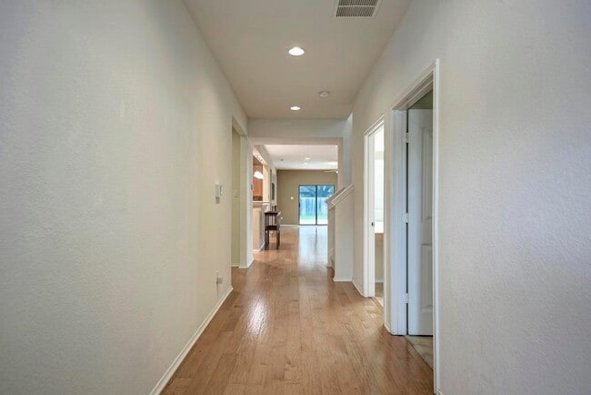 Building Photo - 2119 Howell Mountain Dr
