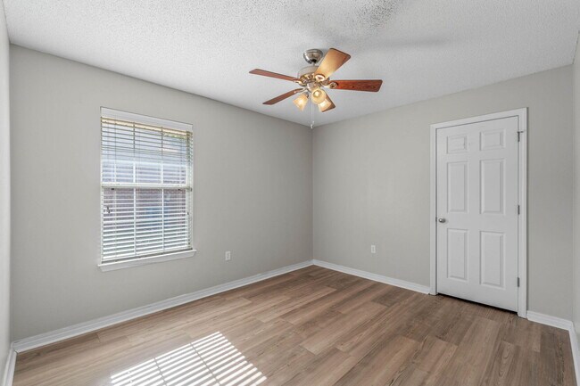 Building Photo - 203 Citadel Ln