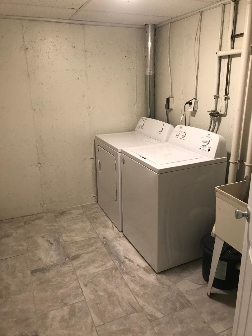 Building Photo - 245 Colonial Ave