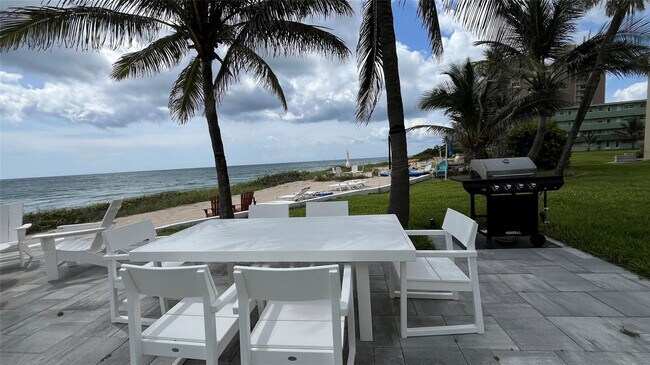 Building Photo - 1041 Hillsboro Mile