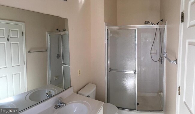 Building Photo - 1528 Long Dr Ct