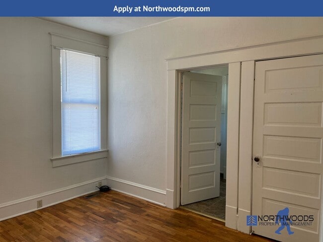 Building Photo - Charming 2 Bedroom 2 Bathroom Home