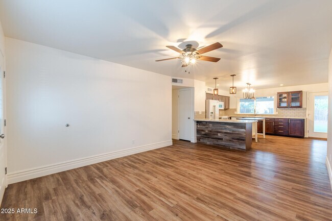 Building Photo - 3521 W Detroit St