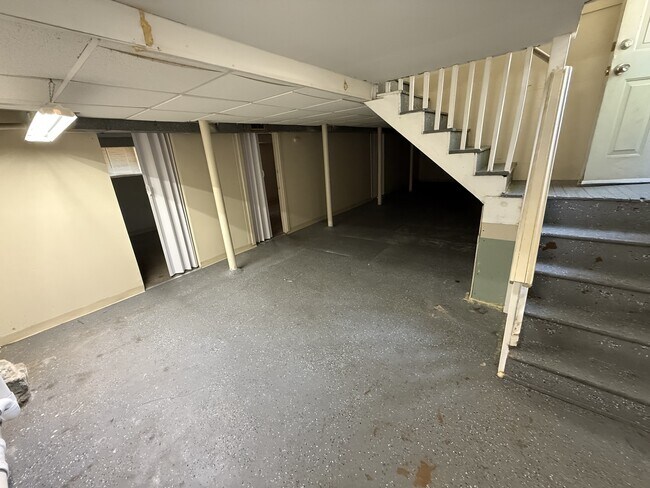 Building Photo - 2445 43rd St
