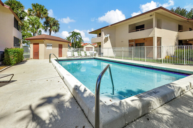 Building Photo - 12621 Westhampton Cir