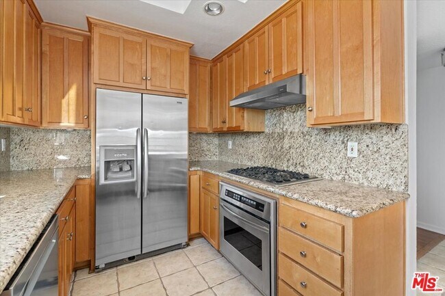 Building Photo - 11827 Goshen Ave