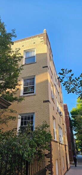 Building Photo - 4410 N Rockwell St