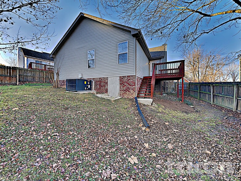 Building Photo - 2805 Blackwood Dr