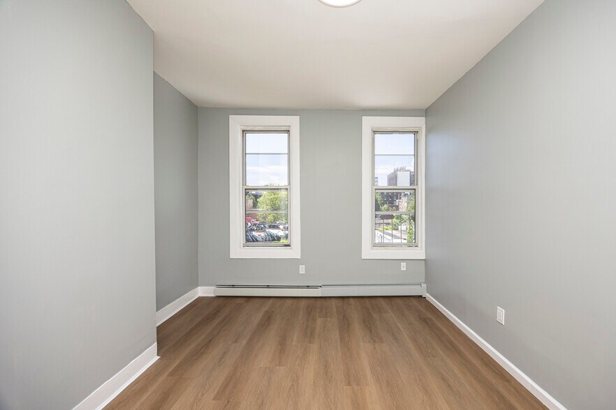 Building Photo - 174 Van Siclen Ave