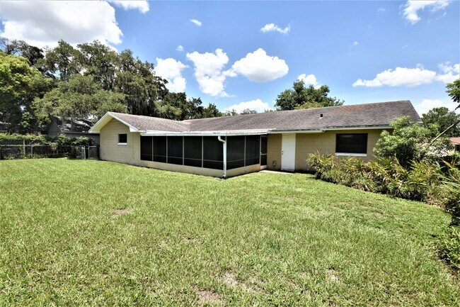 Building Photo - 109 Slade Dr