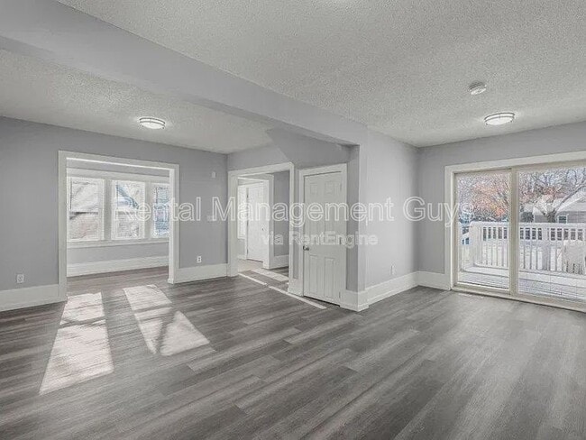 Building Photo - 1912 N 15th Ave