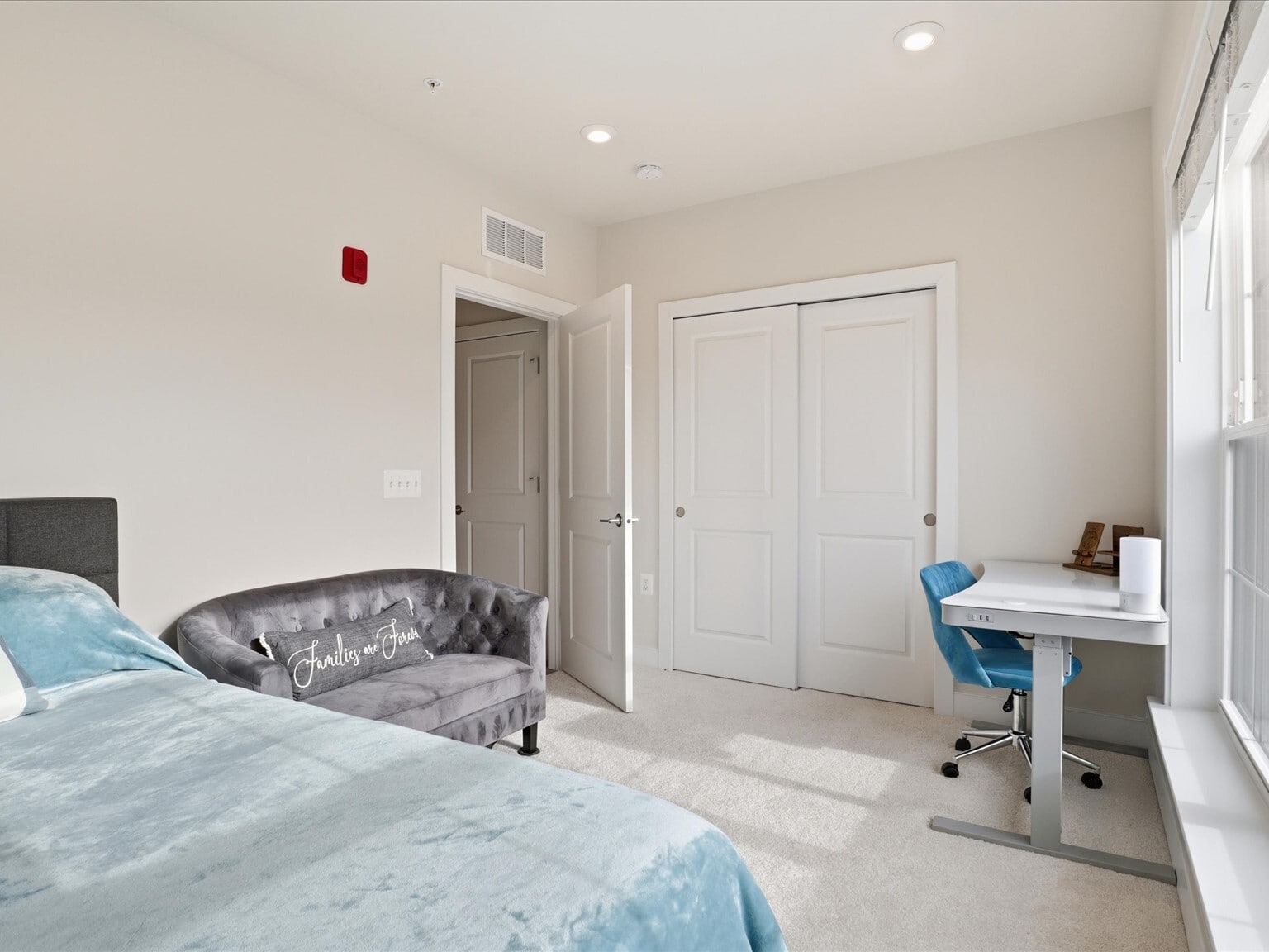 Building Photo - 106 Saint Ives Pl