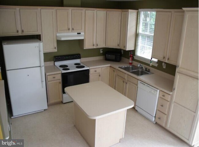 Building Photo - 13014 Shamrock Glen Dr