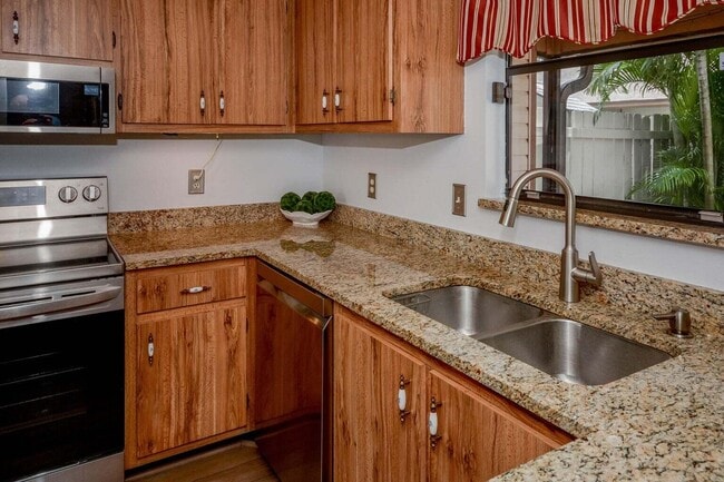 Building Photo - 122 Sherwood Cir