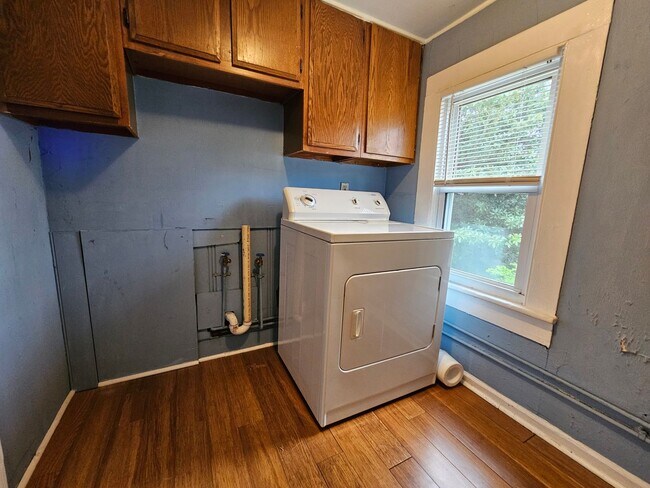 Building Photo - 3408 Bainbridge Blvd