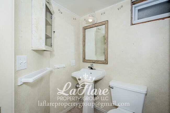 Building Photo - 3730 Wyckliffe Pkwy