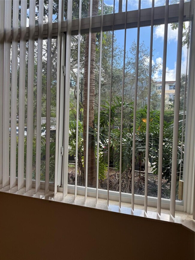 Building Photo - 16102 Emerald Estates Dr