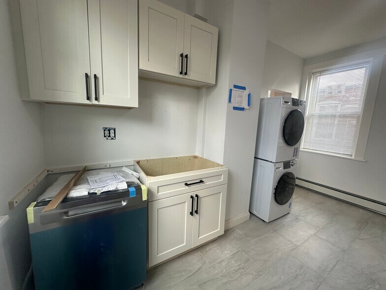 Building Photo - 57 Lubec St