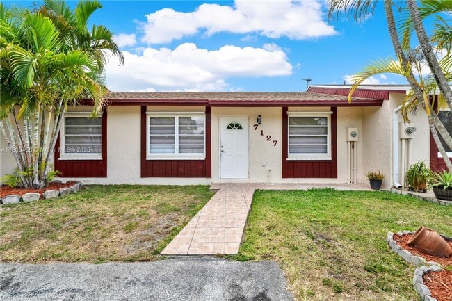 Building Photo - 7127 SW 154th Ct