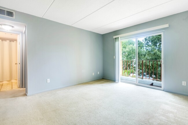 Building Photo - 209 W Miracle Strip Pkwy