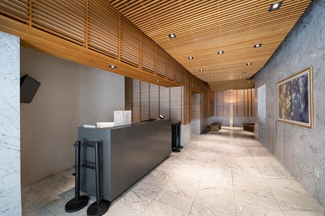 Building Photo - 1100 Maxwell Ln