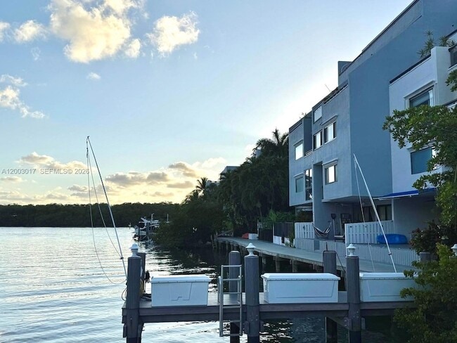 Building Photo - 336 Poinciana Island Dr