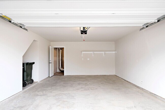 Building Photo - 919 Belmont Ave