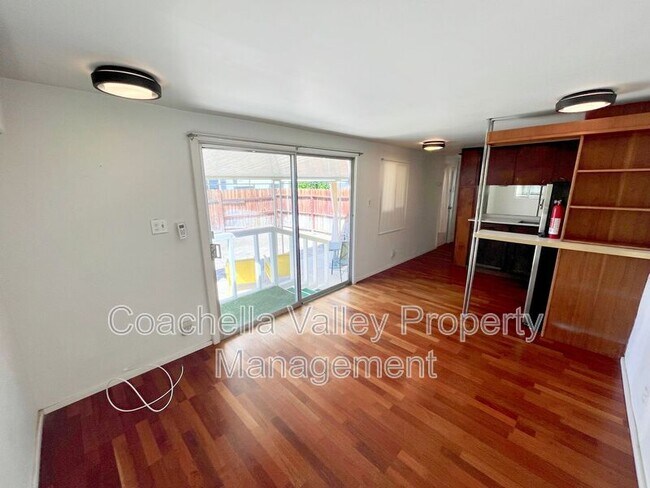 Building Photo - 134 Fondulac St