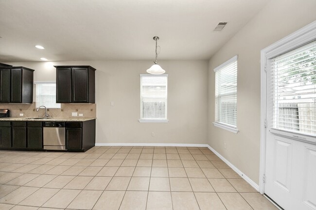 Building Photo - 24503 Hikers Bend Dr