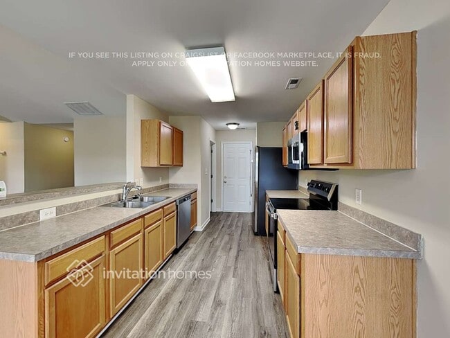 Building Photo - 2120 Centergrove Rd