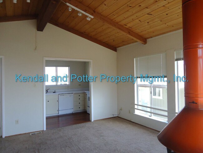 Building Photo - Great 3 Bedroom La Selva Beach House With ...