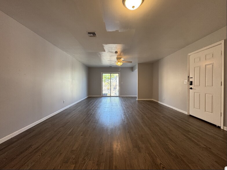 Building Photo - 458 Bergen Ave
