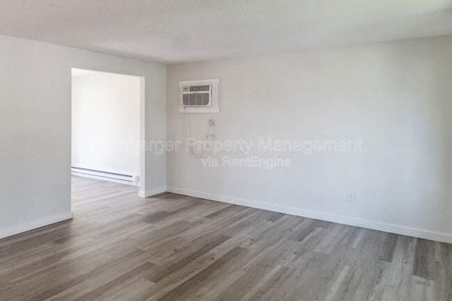 Building Photo - 3917 S Johnson St