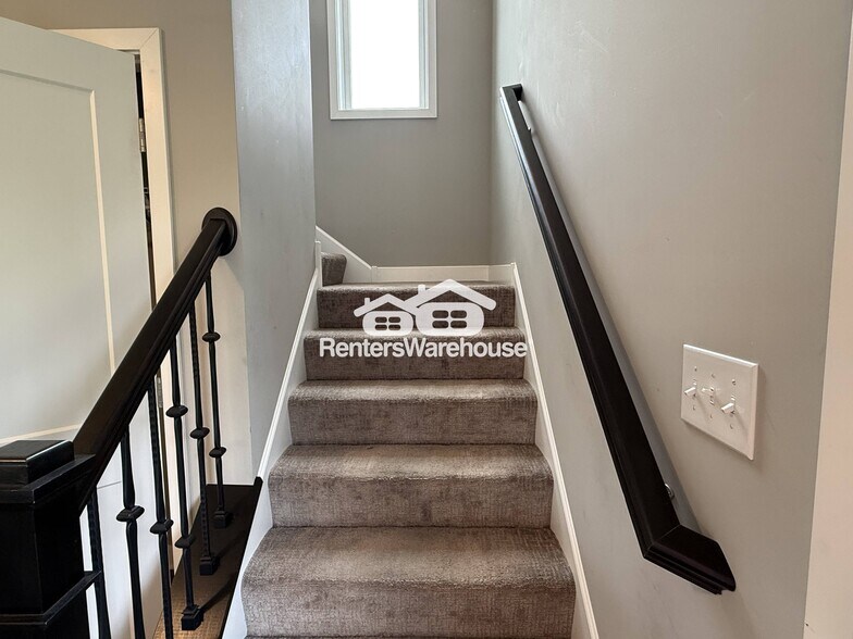 Building Photo - 5651 Cattail Ct NE